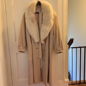 Light pink leather belted coat w/ fur collar M-XL